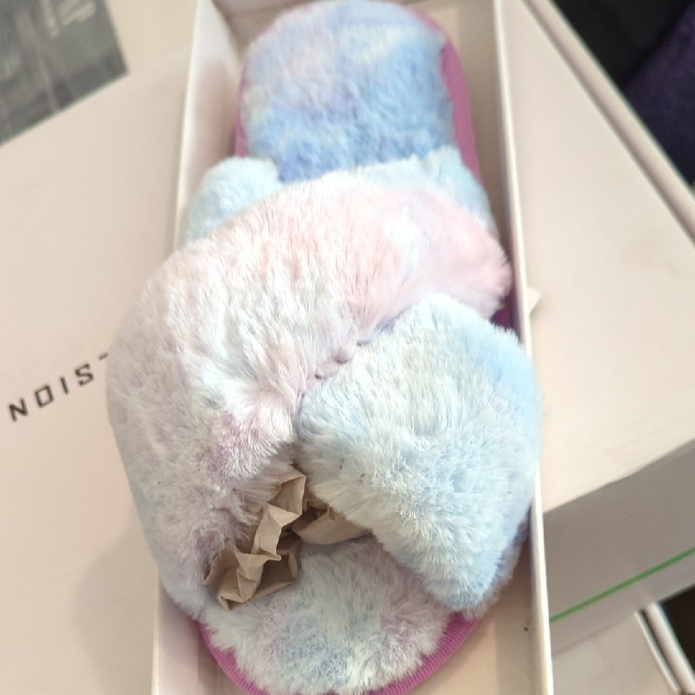 Mata Shoes Fuzzy Pastel Slippers